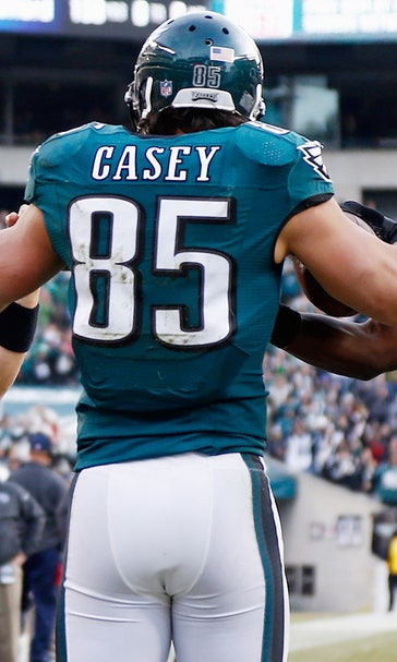 Eagles explode as Huff, McCoy lead the way over Titans